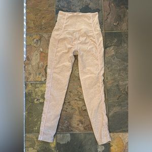 Beyond Yoga blush 3/4 leggings